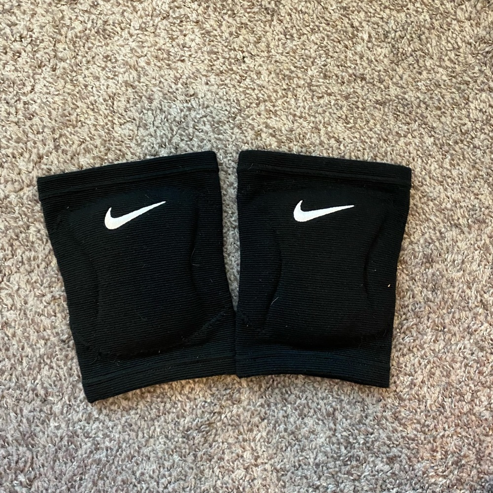 Nike volleyball knee pads
